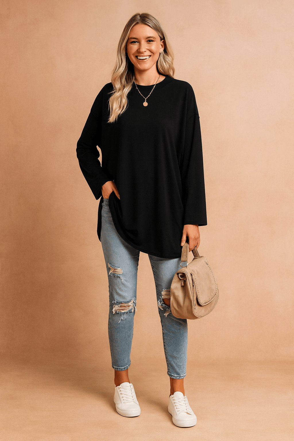 Oversized sweater for women featuring a loose fit, perfect for comfortable knitwear and casual style, showcasing a cozy design in soft fabric. 5