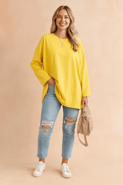 Oversized sweater for women featuring a loose fit, perfect for comfortable knitwear and casual style, showcasing a cozy design in soft fabric. 10
