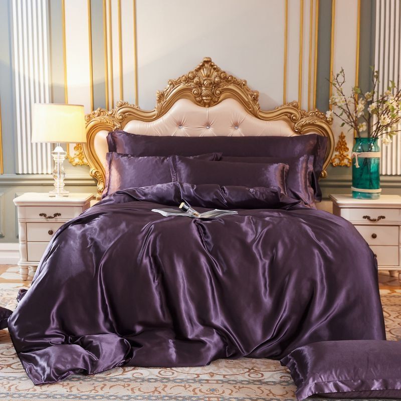 Silk bedding set featuring thermoregulatory properties for luxurious year-round comfort, designed for a restful sleep experience. 9