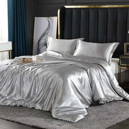 Silk bedding set featuring thermoregulatory properties for luxurious year-round comfort, designed for a restful sleep experience. 3