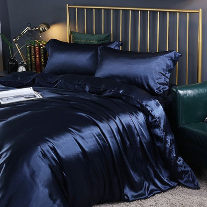 Silk bedding set featuring thermoregulatory properties for luxurious year-round comfort, designed for a restful sleep experience. 8