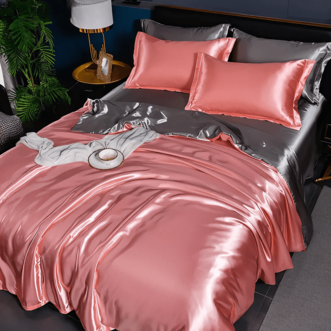 Silk-look bedding set featuring a stylish duvet cover and two matching pillowcases, made from breathable polyester for a luxurious and comfortable sleep experience. 9