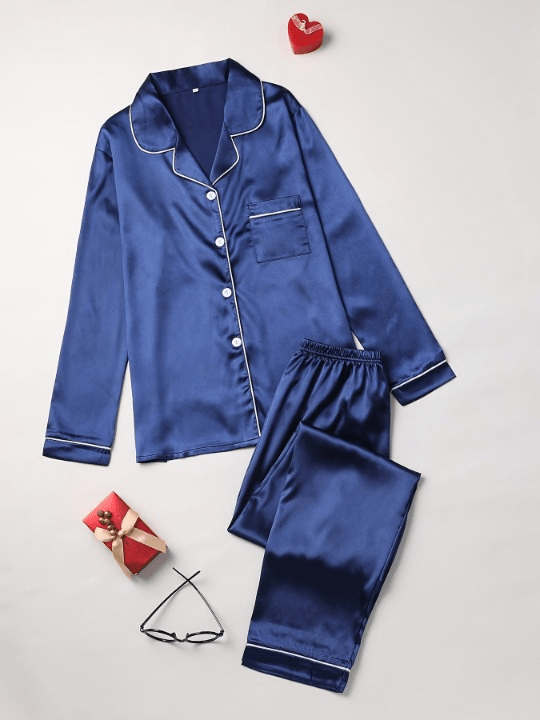 Silk Pajama Set for Women with Relaxed Fit – Elegant Two-Piece Sleepwear 3