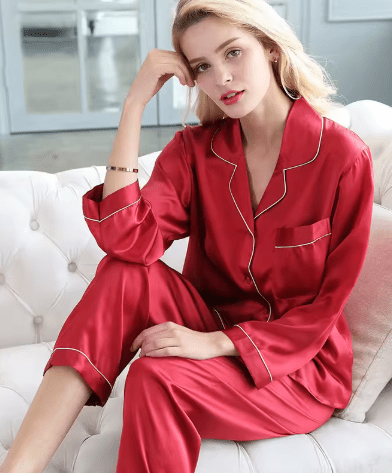 Silk Pajama Set for Women with Relaxed Fit – Elegant Two-Piece Sleepwear 1