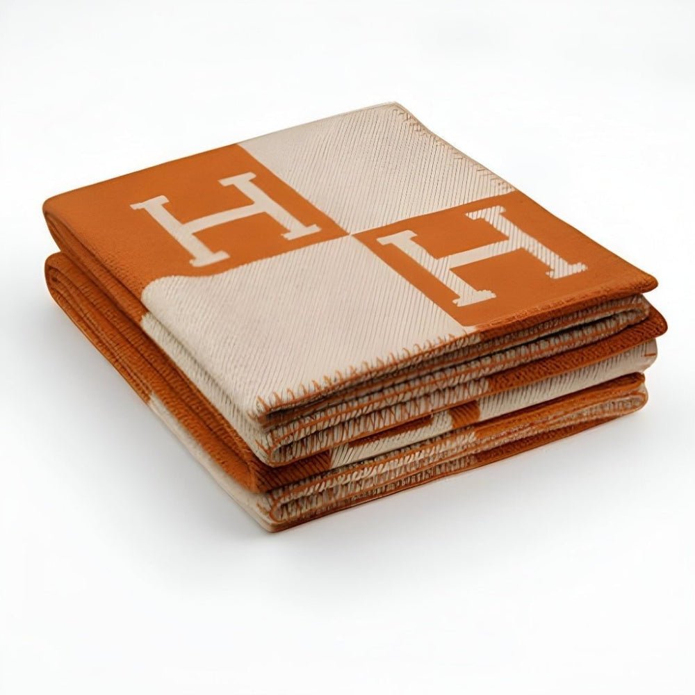 Soft throw blanket featuring a modern design, perfect for adding a cozy touch to any home decor, lightweight and ideal for snuggling up on the couch. 5