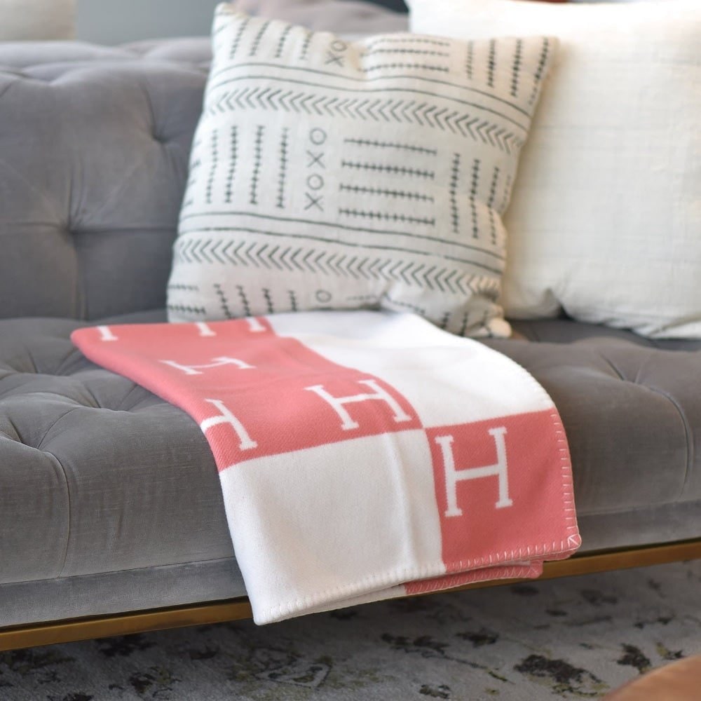 Soft throw blanket featuring a modern design, perfect for adding a cozy touch to any home decor, lightweight and ideal for snuggling up on the couch. 6