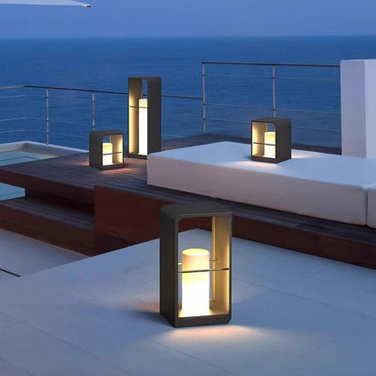 Solar garden light featuring a modern stainless steel design with automatic LED illumination, emitting a cozy 3000K warm glow for outdoor spaces. 4