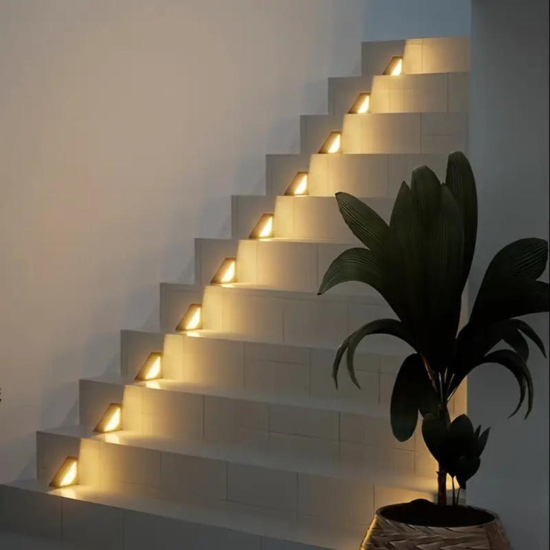 Solar-Powered Triangular Outdoor Light Set