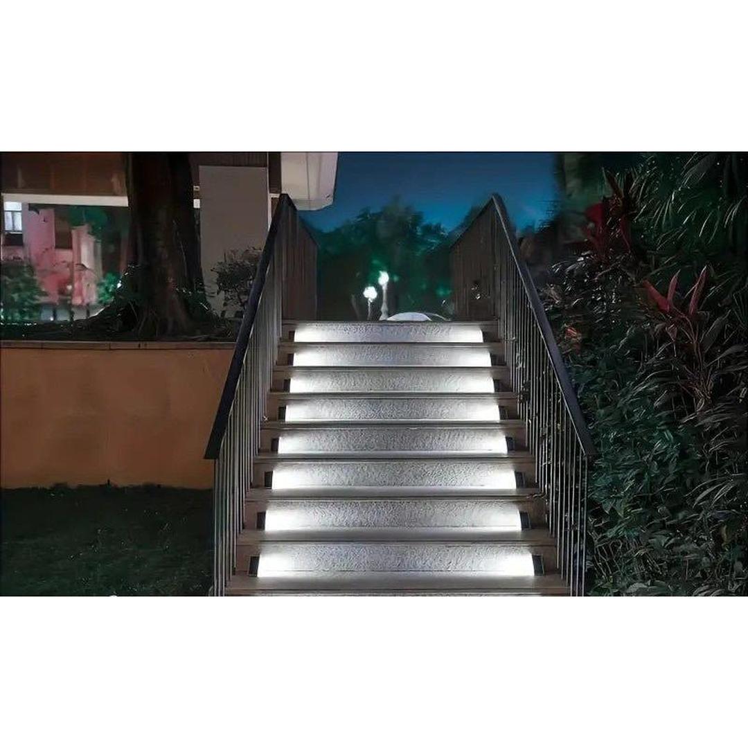 Solar-Powered Triangular Outdoor Light Set