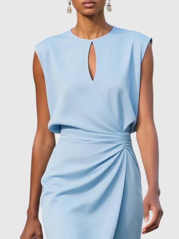 Sophisticated dress featuring a sleek cut and versatile elegance, available in multiple colors for any occasion. 4