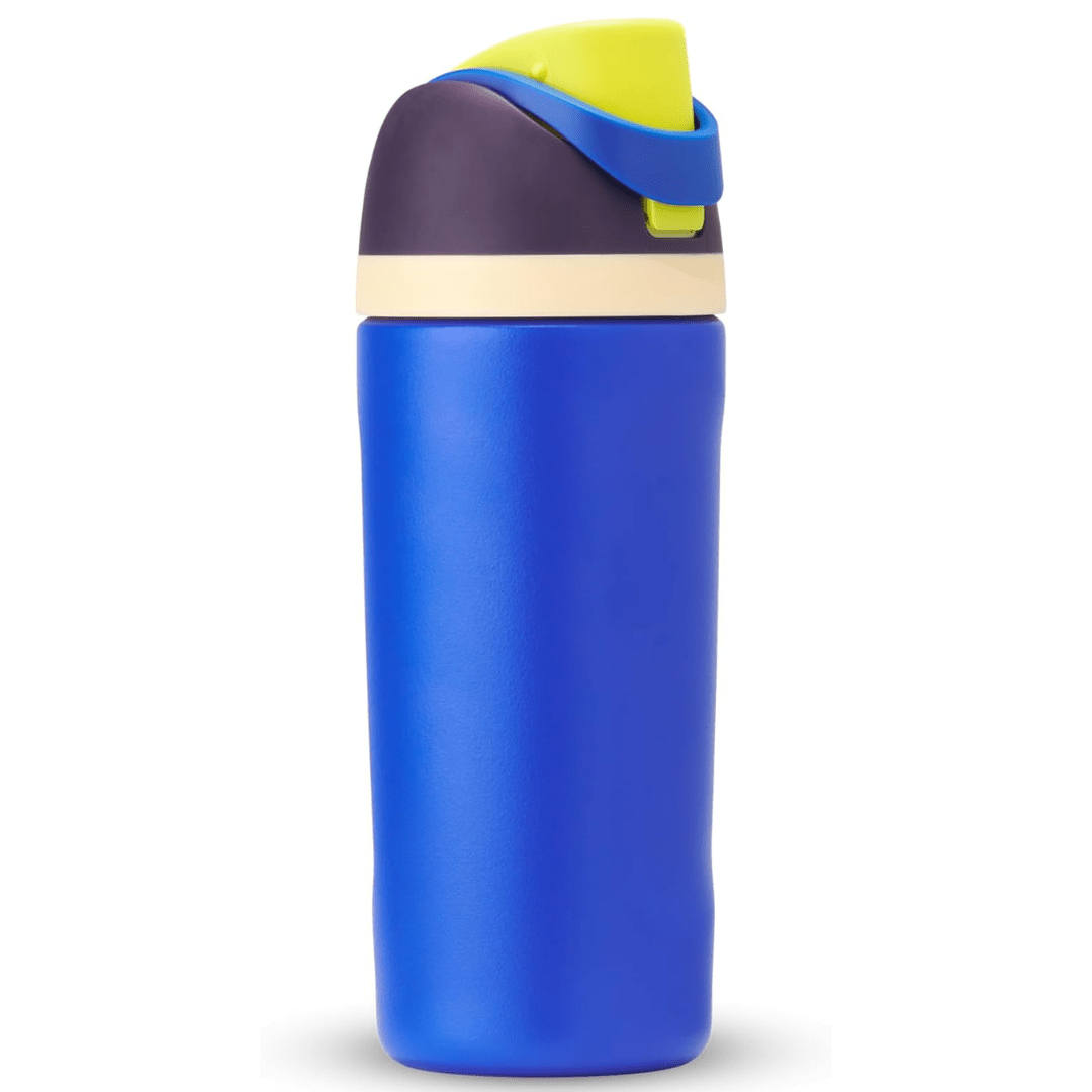 Stainless steel vacuum flask thermos with built-in straw, featuring a sleek modern design, available in multiple capacities for easy hydration on the go. 4