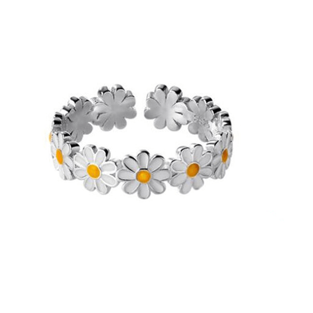 Sterling Silver Daisy Flower Ring with Adjustable Size – Nature-Inspired Design