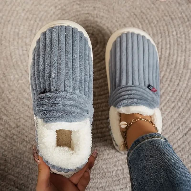Cozy thermal women's slippers featuring a non-slip sole and insulating interior, perfect for keeping feet warm and comfortable at home. 10