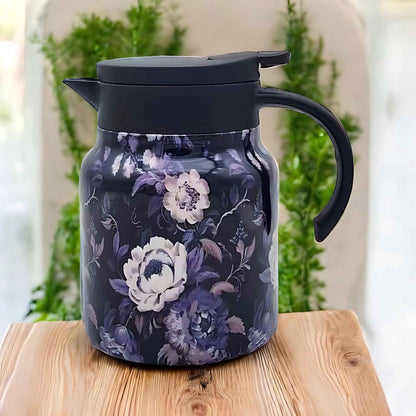 Thermos with infuser for hot tea, made of stainless steel, featuring a spill-resistant design and travel-friendly portability. 4