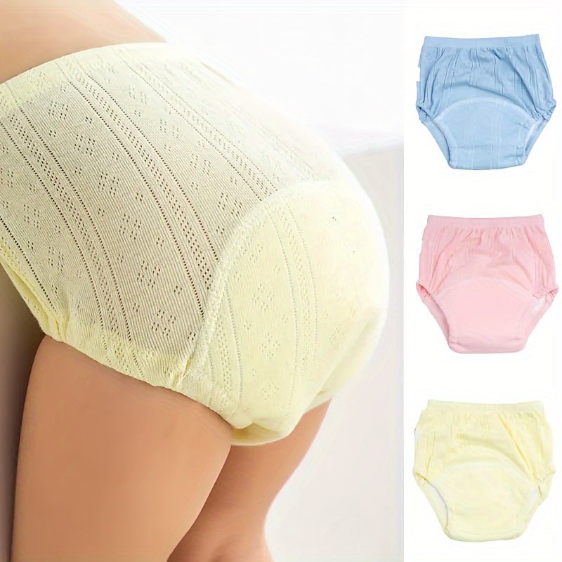 Toddler training pants with leakproof lining made from soft, reusable cotton, designed for comfortable potty training and easy transitions for toddlers. 1