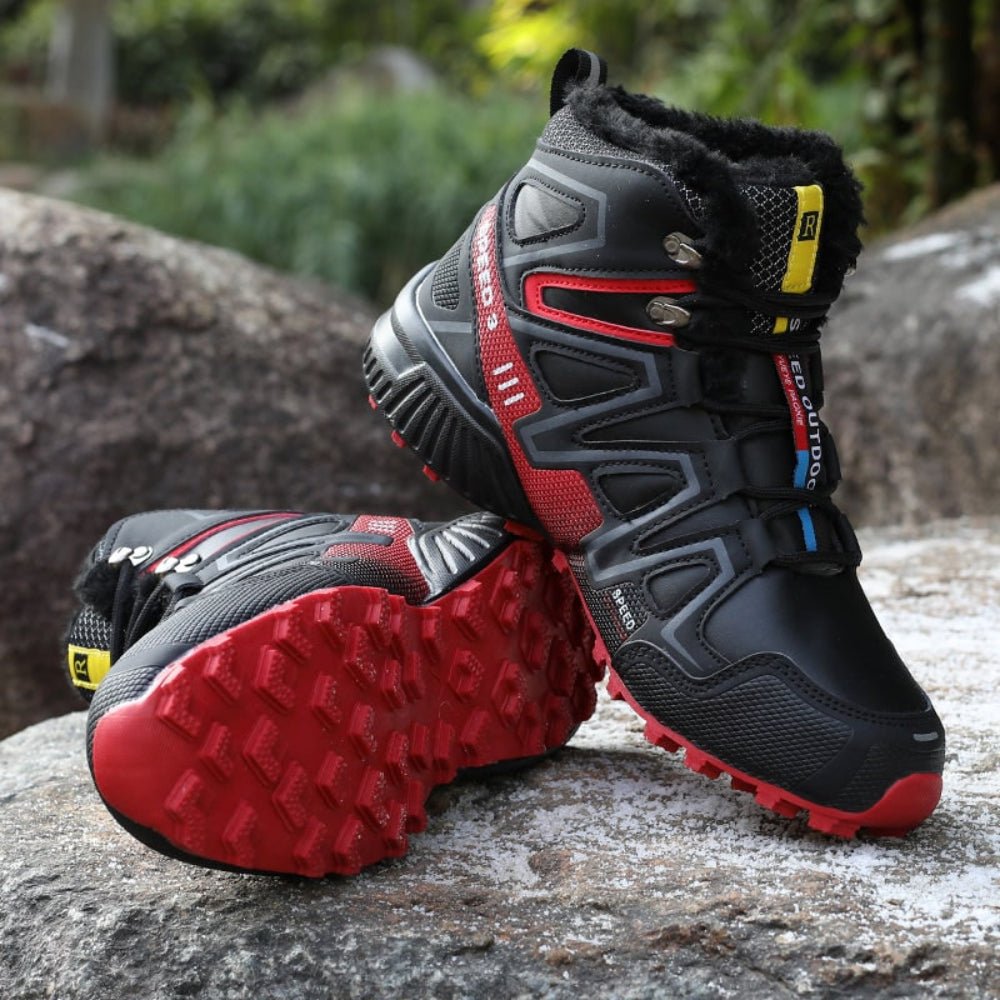 Waterproof insulated winter hiking boots in black, designed for warmth and comfort in outdoor activities. Ideal for cold weather hiking and outdoor adventures. 3