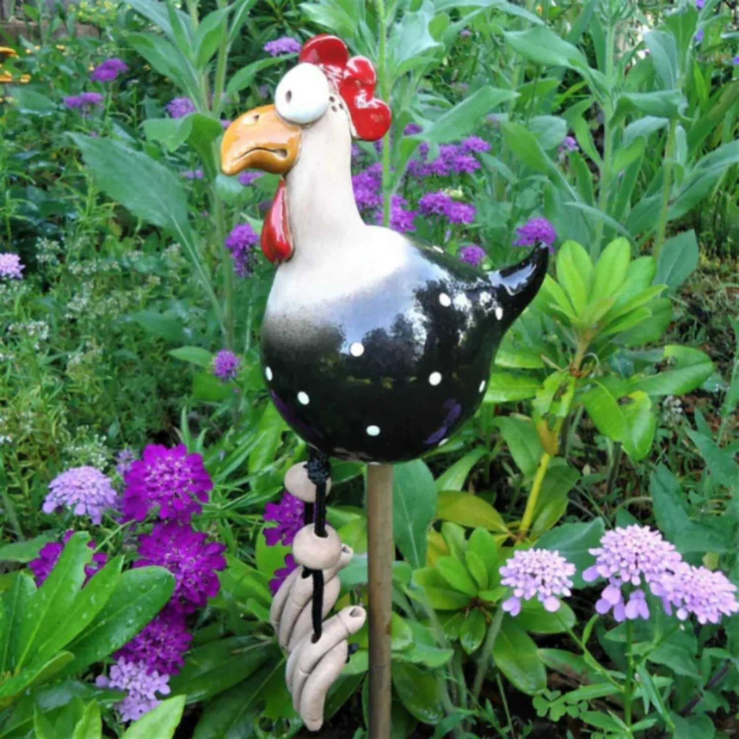 Colorful weather-resistant garden chicken statue decoration, perfect for enhancing outdoor spaces like gardens and patios. 0