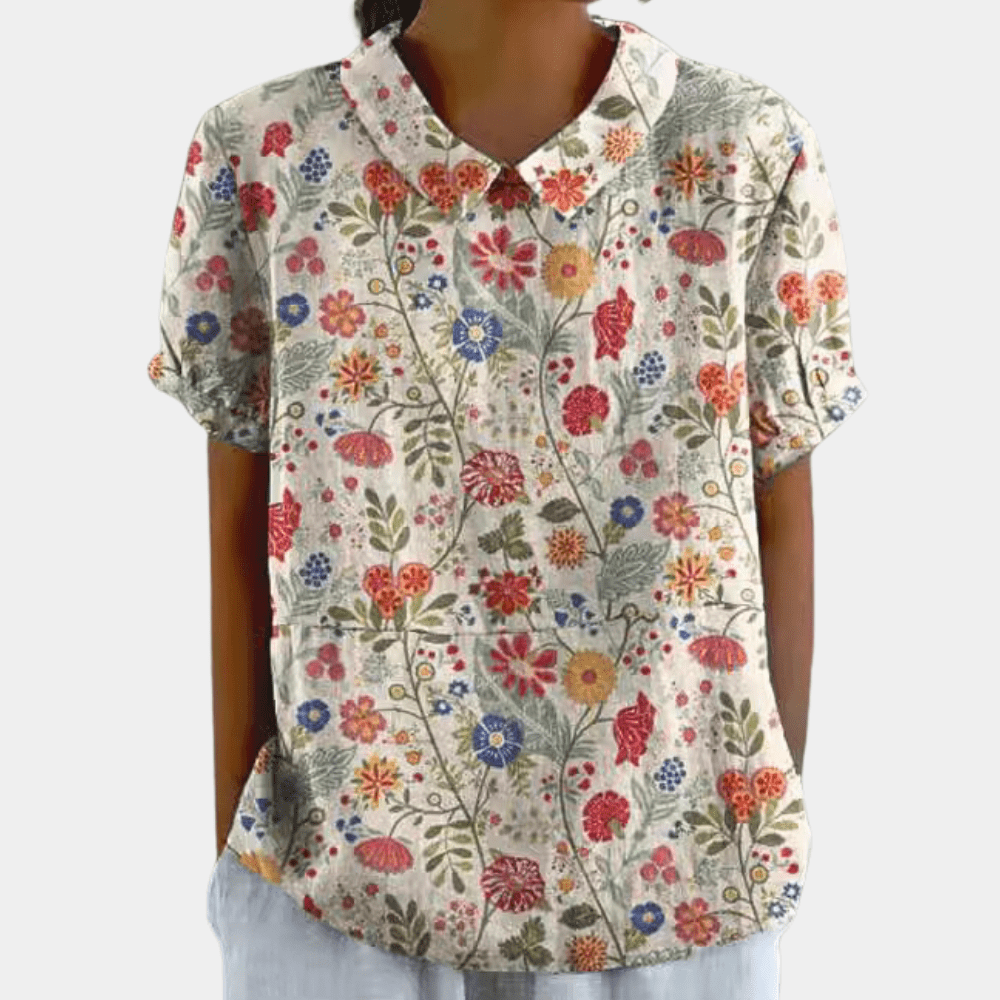Women's vintage loose-fit summer blouse featuring a classic Peter Pan collar, crafted from breathable fabric for comfort and style. 0