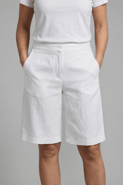 Women's knee-length casual shorts featuring an adjustable waistband and practical pockets, made from comfortable lightweight fabric perfect for warm weather. 6