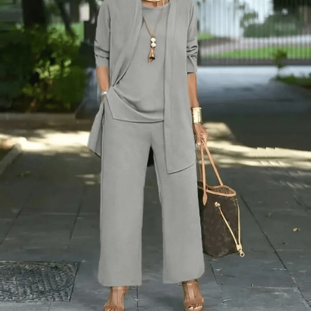 Women's loungewear set featuring wide leg pants and a stylish cardigan jacket, perfect for everyday comfort and chic layering. 8