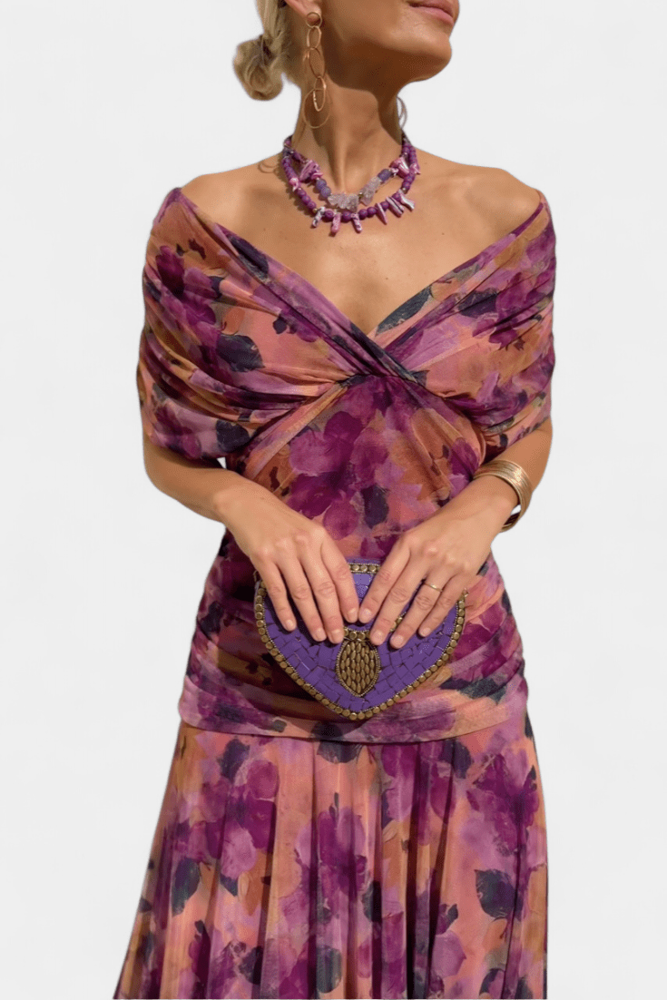 Elegant women's maxi dress featuring a flattering V-neck and flowing sleeves, perfect for both casual outings and formal events. 7