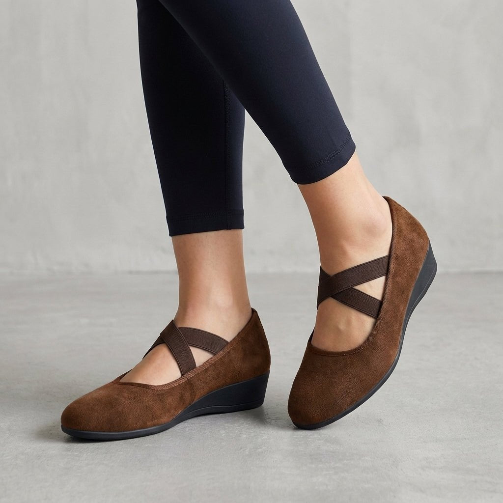 Women's orthopedic wedge flats featuring a stylish criss-cross strap design, perfect for summer comfort and support. 1