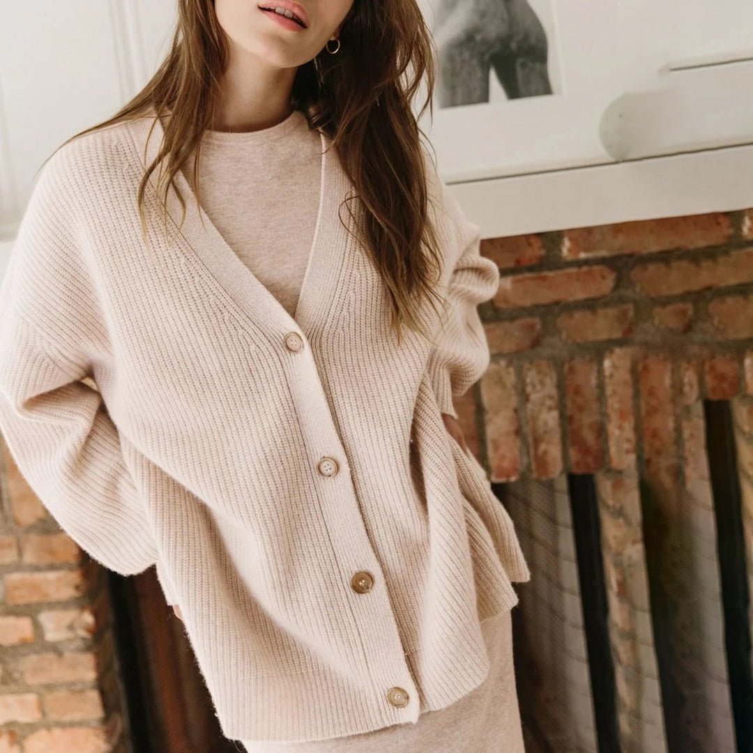 Women's oversized cashmere cardigan featuring an open front design, perfect for luxurious layering in any season. 8