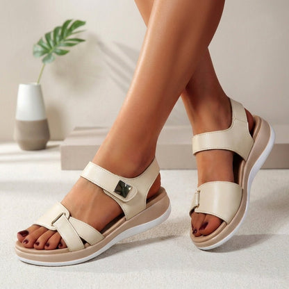 Women's orthopedic platform sandals featuring adjustable straps for enhanced comfort, perfect for summer wear. 1