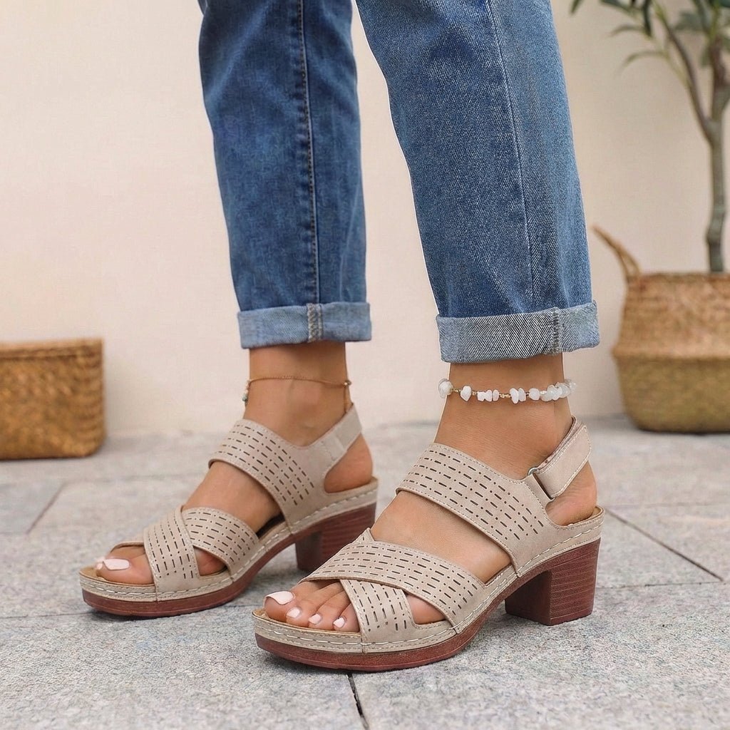 Women's platform sandals featuring orthopedic support and breathable straps, designed for ultimate comfort and style during the summer months. 3
