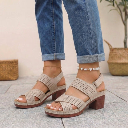 Women's platform sandals featuring orthopedic support and breathable straps, designed for ultimate comfort and style during the summer months. 3