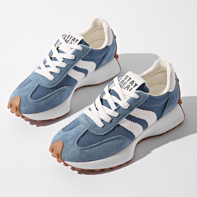Women's platform sneakers with arch support in white, featuring a retro lace-up design and chunky sole, perfect for casual wear and all-day comfort. 2