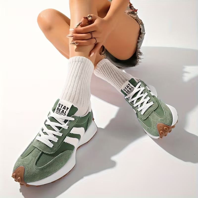 Women's platform sneakers with arch support in white, featuring a retro lace-up design and chunky sole, perfect for casual wear and all-day comfort. 1