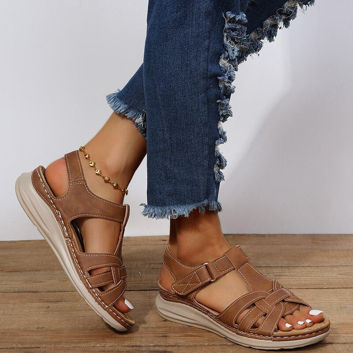 Women's sandals featuring a stylish braided strap design and adjustable fit, providing orthopedic comfort for all-day wear in summer. 5