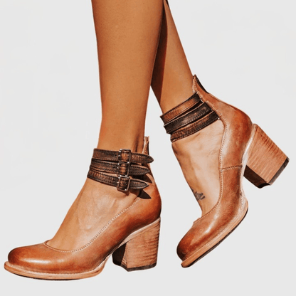 Women's sandals featuring an ergonomic design, comfortable leather footbed, and an elegant versatile style suitable for various occasions. 8