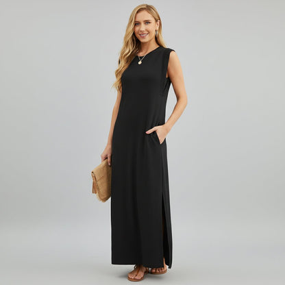 Women's sleeveless maxi dress featuring convenient pockets, perfect for casual summer outings and stylish comfort. 2