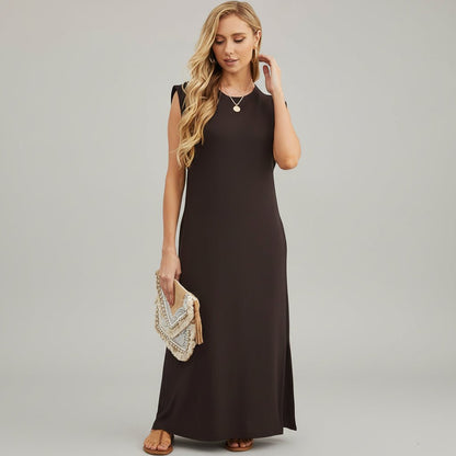 Women's sleeveless maxi dress featuring convenient pockets, perfect for casual summer outings and stylish comfort. 3