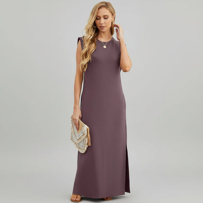 Women's sleeveless maxi dress featuring convenient pockets, perfect for casual summer outings and stylish comfort. 7