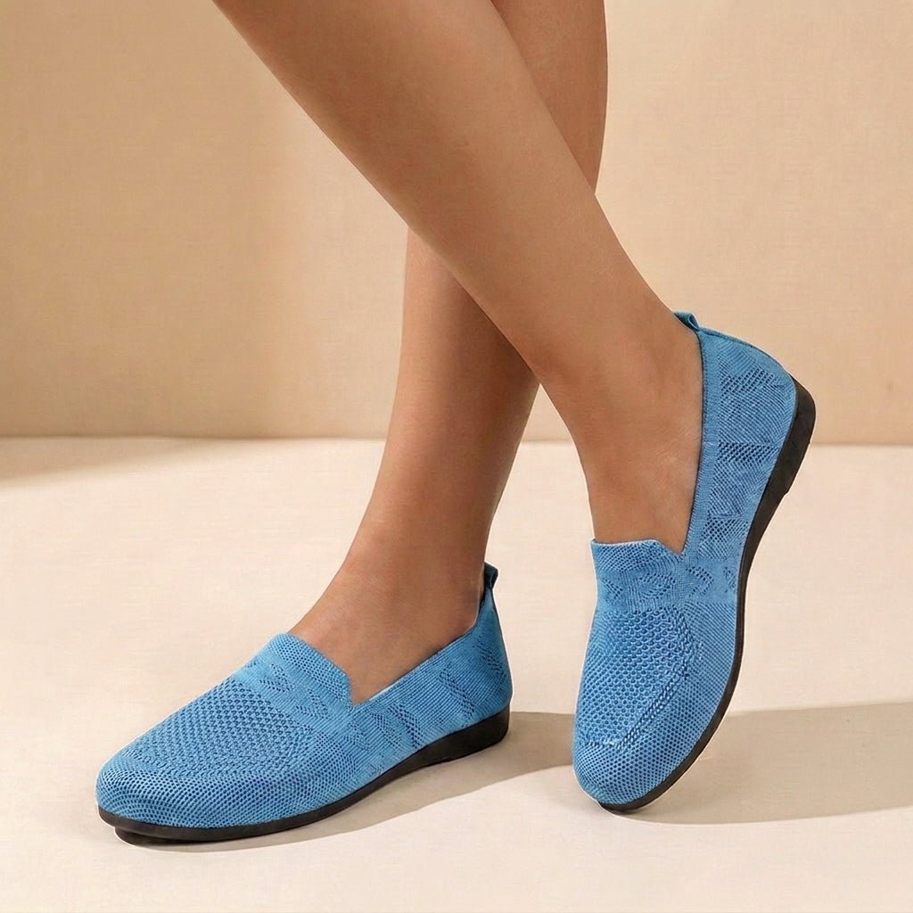 Women's slip-on shoes featuring a flexible fit and lightweight design, perfect for modern casual comfort and everyday wear. 7