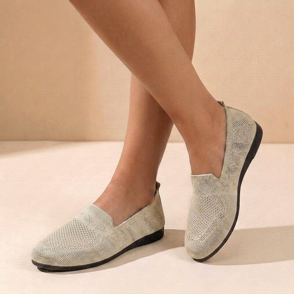 Women's slip-on shoes featuring a flexible fit and lightweight design, perfect for modern casual comfort and everyday wear. 5