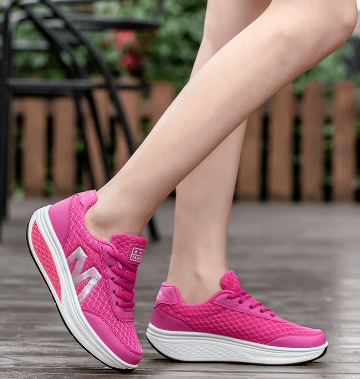 Women's sneakers featuring arch support and breathable fabric, designed for comfort and durability, perfect for walking and everyday wear. 6