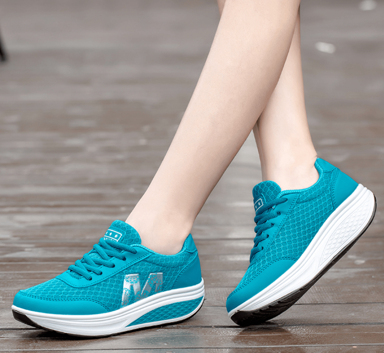 Women's sneakers featuring arch support and breathable fabric, designed for comfort and durability, perfect for walking and everyday wear. 4