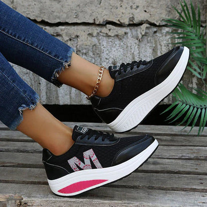Women's sneakers featuring arch support and breathable fabric, designed for comfort and durability, perfect for walking and everyday wear. 7