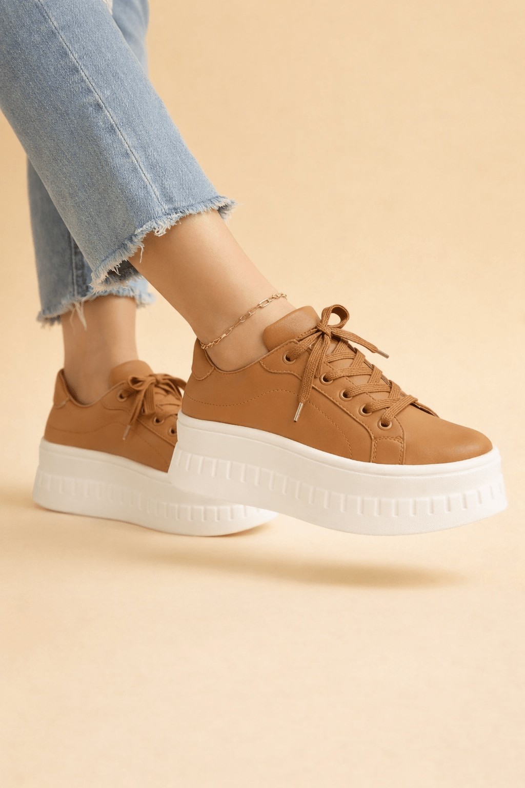 Women's Sneakers with Plateau Sole for All-Day Comfort – Stylish White Design in Premium Materials 0