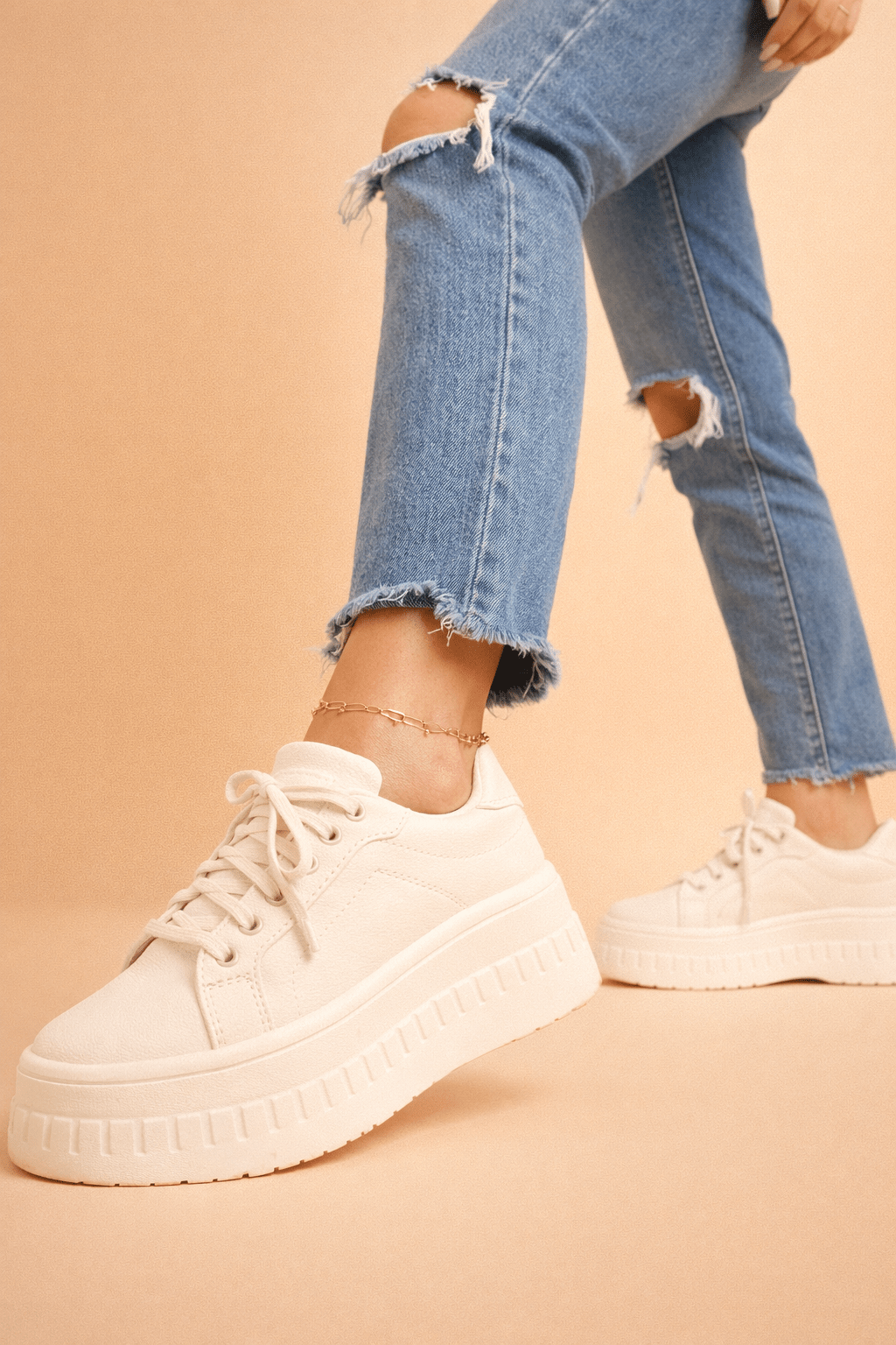 Women's Sneakers with Plateau Sole for All-Day Comfort – Stylish White Design in Premium Materials 2